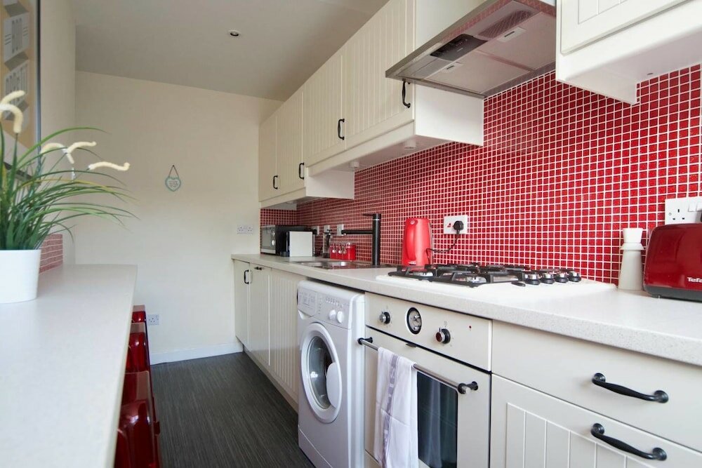 Фото Perfect Location - Stylish 2bd Rose St Apartment
