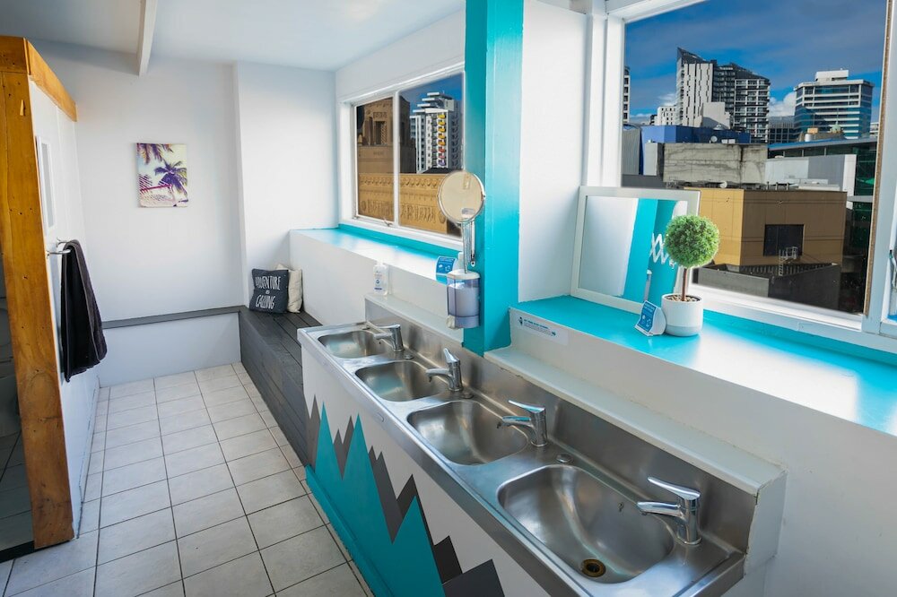 Фото Attic Backpackers