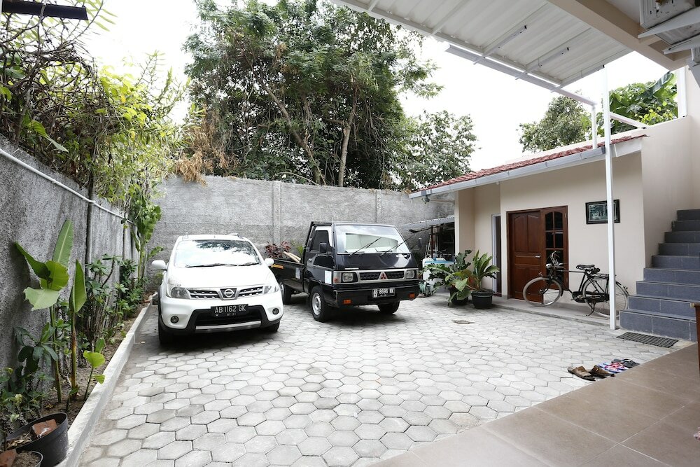 Фото RedDoorz @ Condong Catur 3