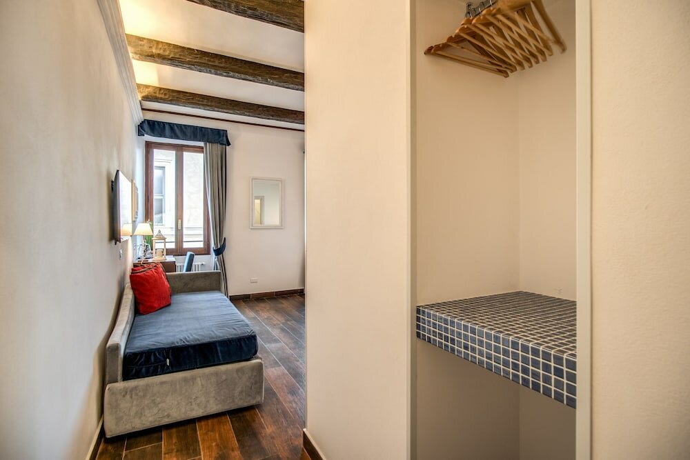 Фото Piazza di Spagna Comfort Rooms