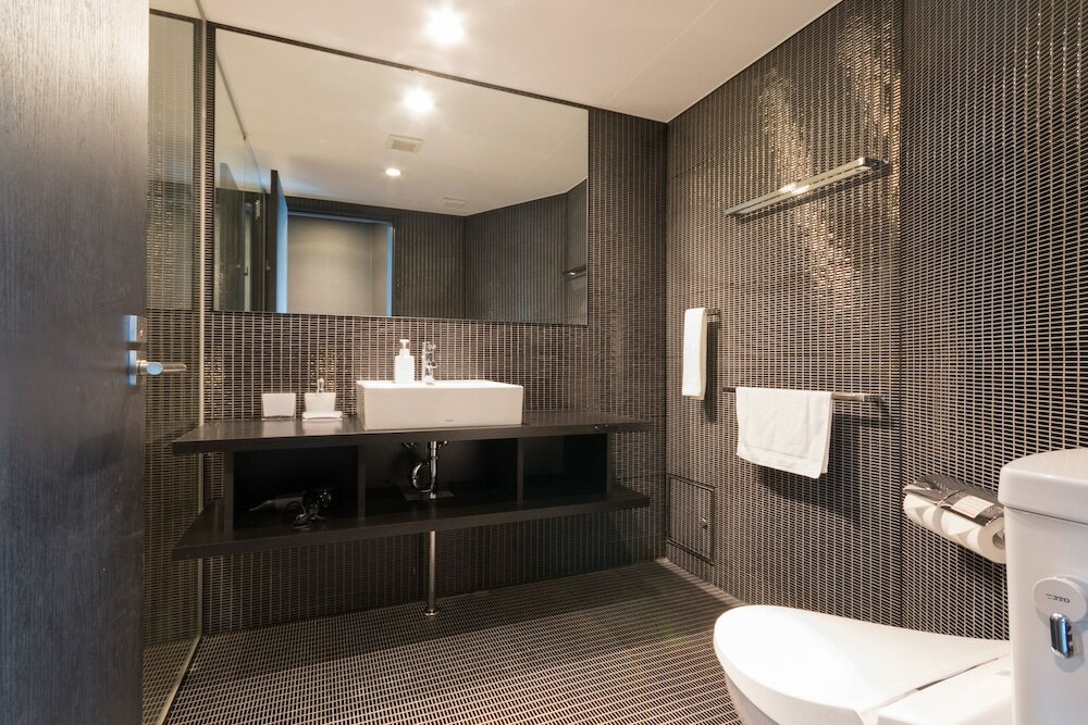 Фото Kira Kira Suites by H2 Life