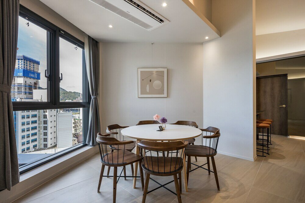 Фото Brown Dot Hotel Masan