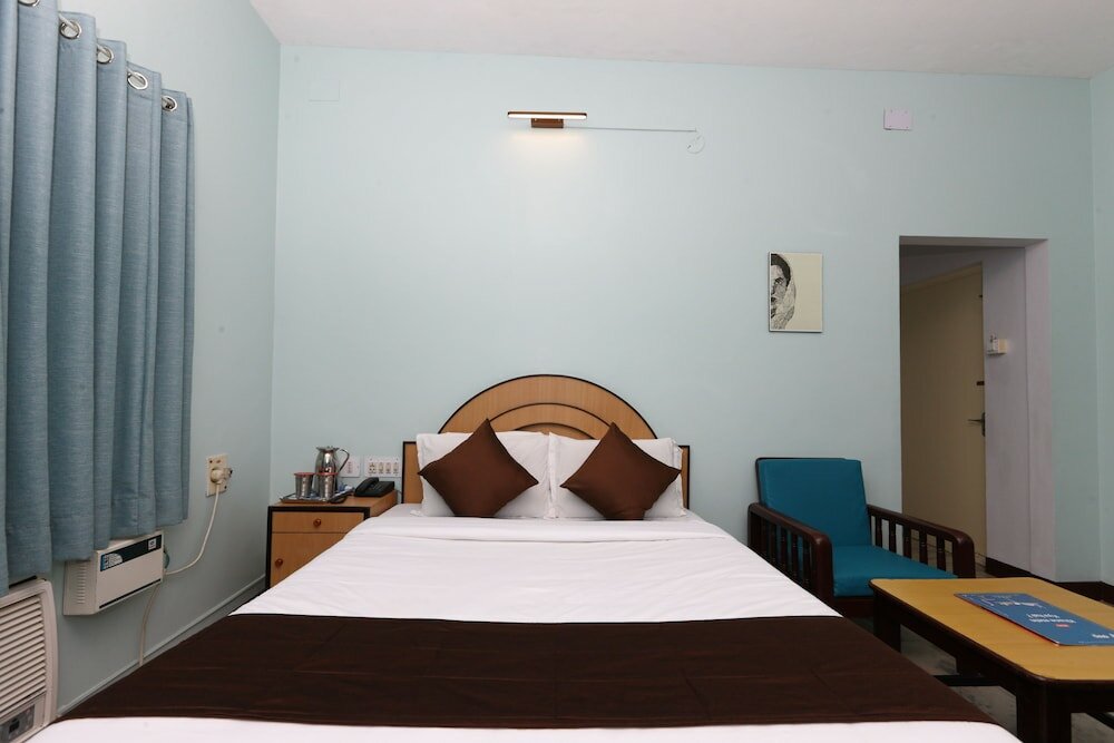 Фото Oyo 7829 Santhi inn