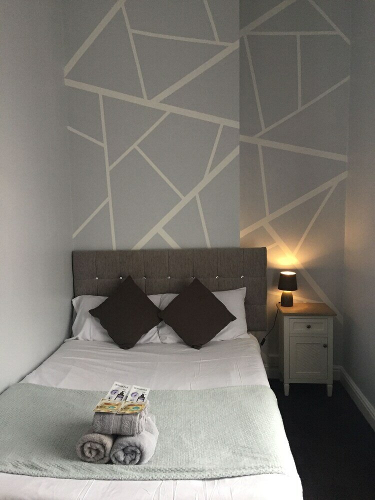 Фото Queens Guesthouse Manchester