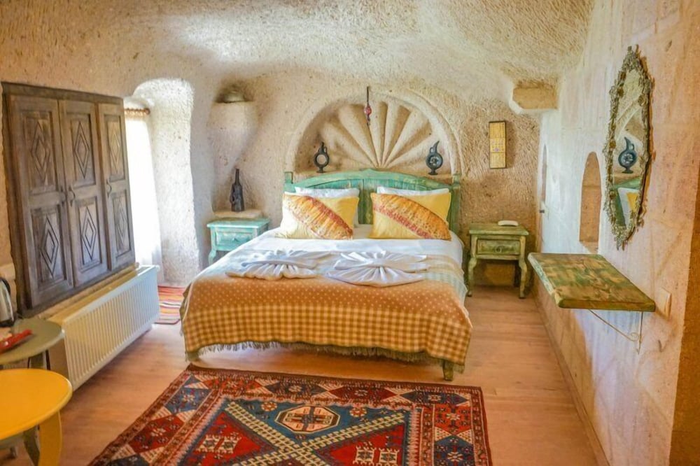 Фото Valley Inn Cave Hotel