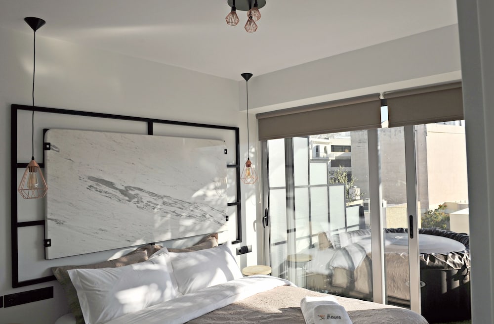 Фото The Athenians Art Apartments