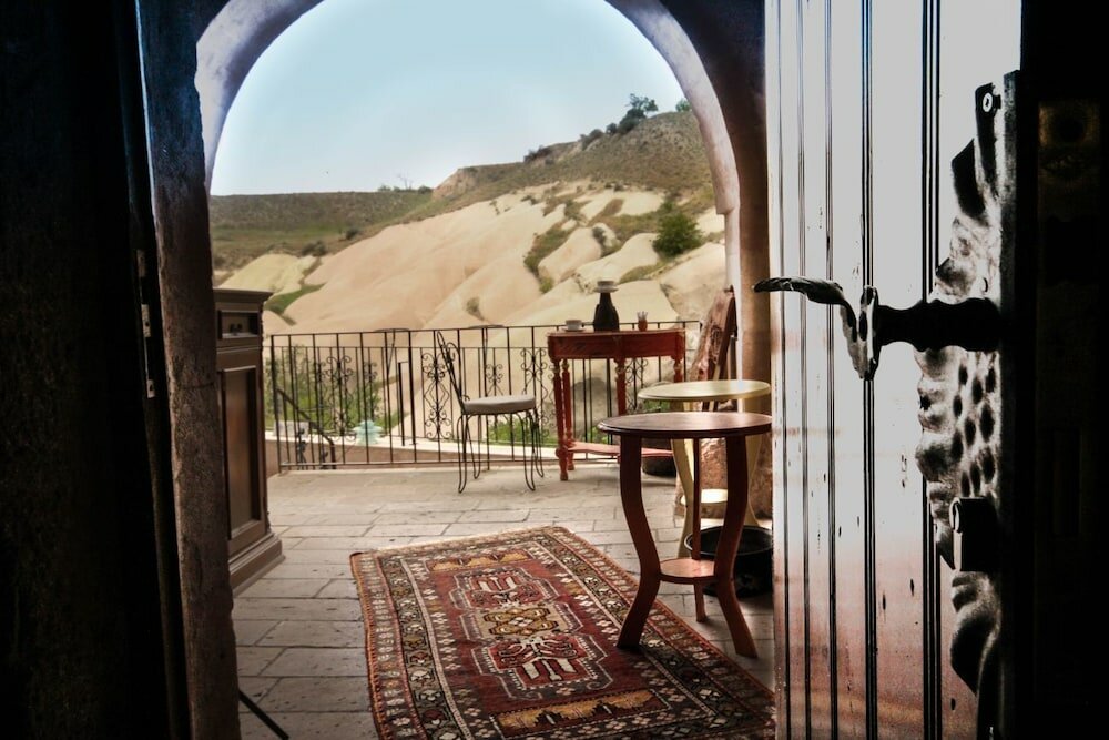 Фото Valley Inn Cave Hotel