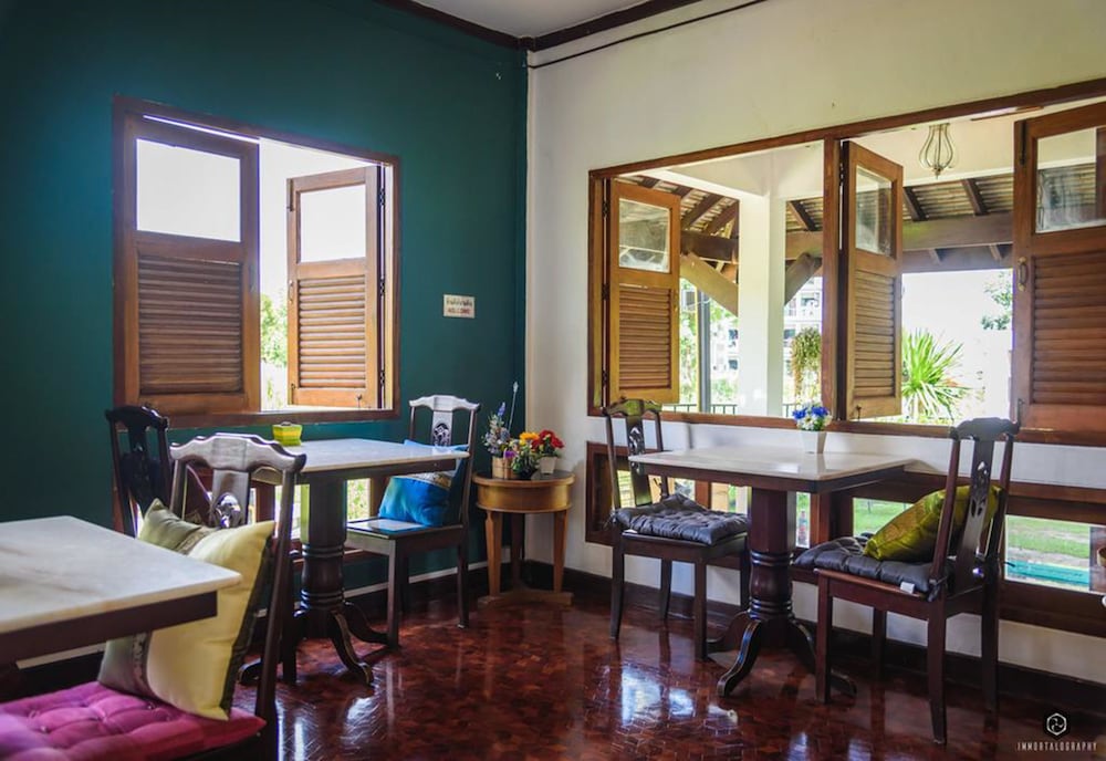 Фото Loam Boutique & Cafe