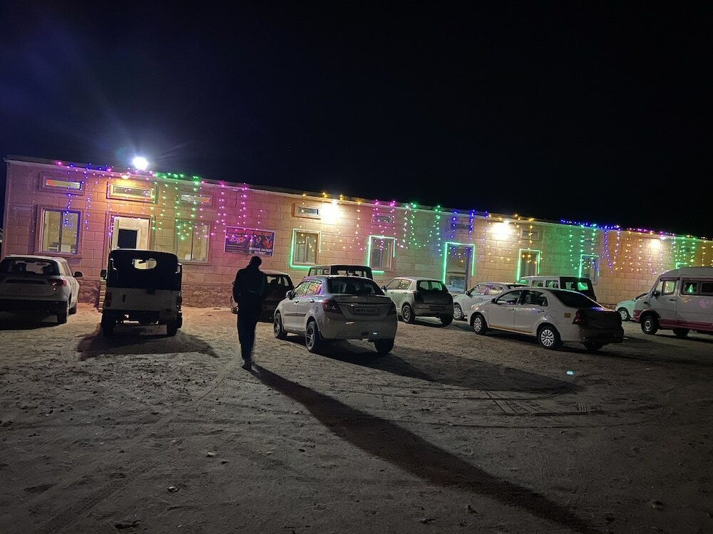 Фото Sunrise Desert Resort