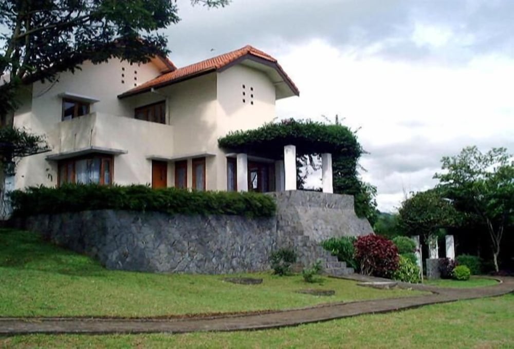 Фото Puri Setiabudhi Residence