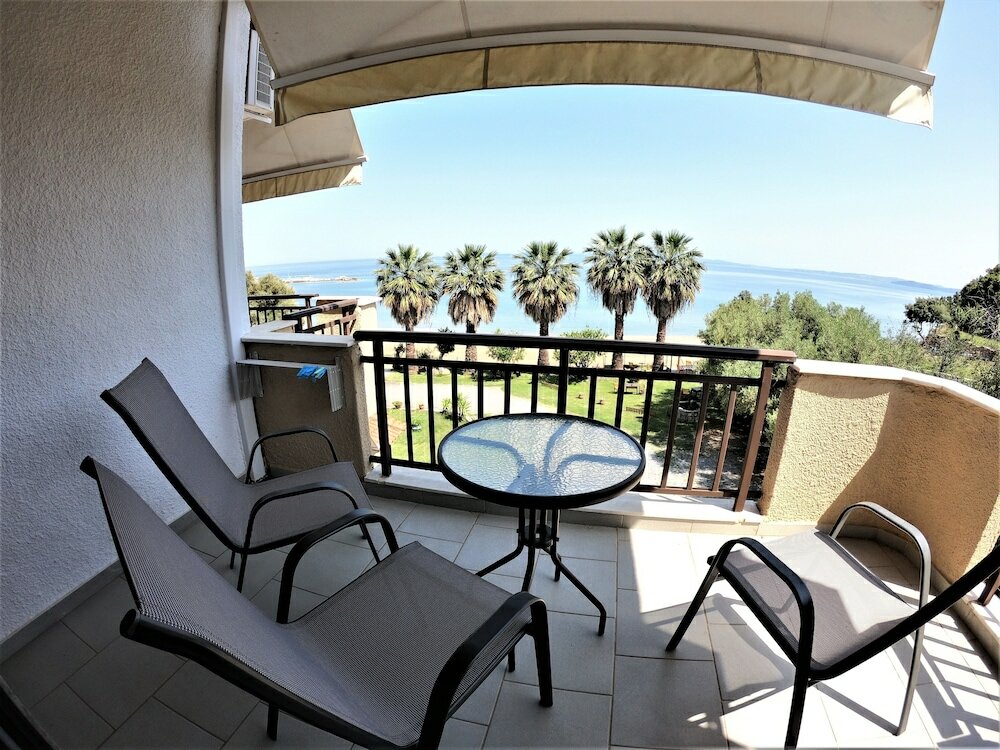 Фото Pension Karvounoskala