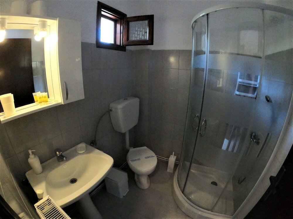 Фото Pension Karvounoskala