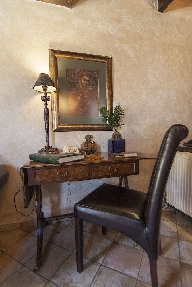 Фото Ostra Menalon Luxury Suites