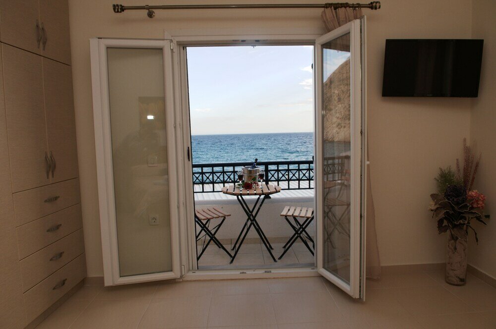 Фото Frantzeskos Apartments