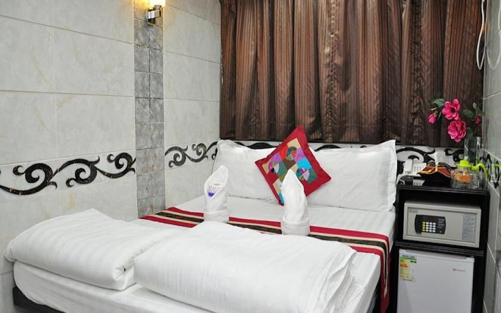 Фото Traveller's Hostel