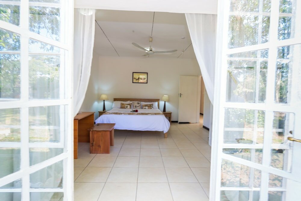 Фото Adlib Executive Lodge