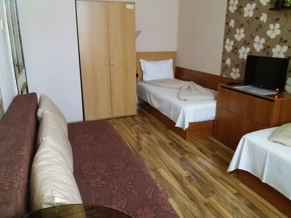 Фото The English Guest-House