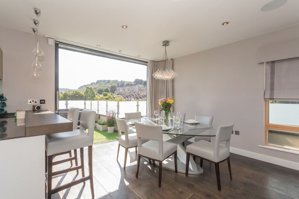 Фото Henge House, Penthouse Apartment