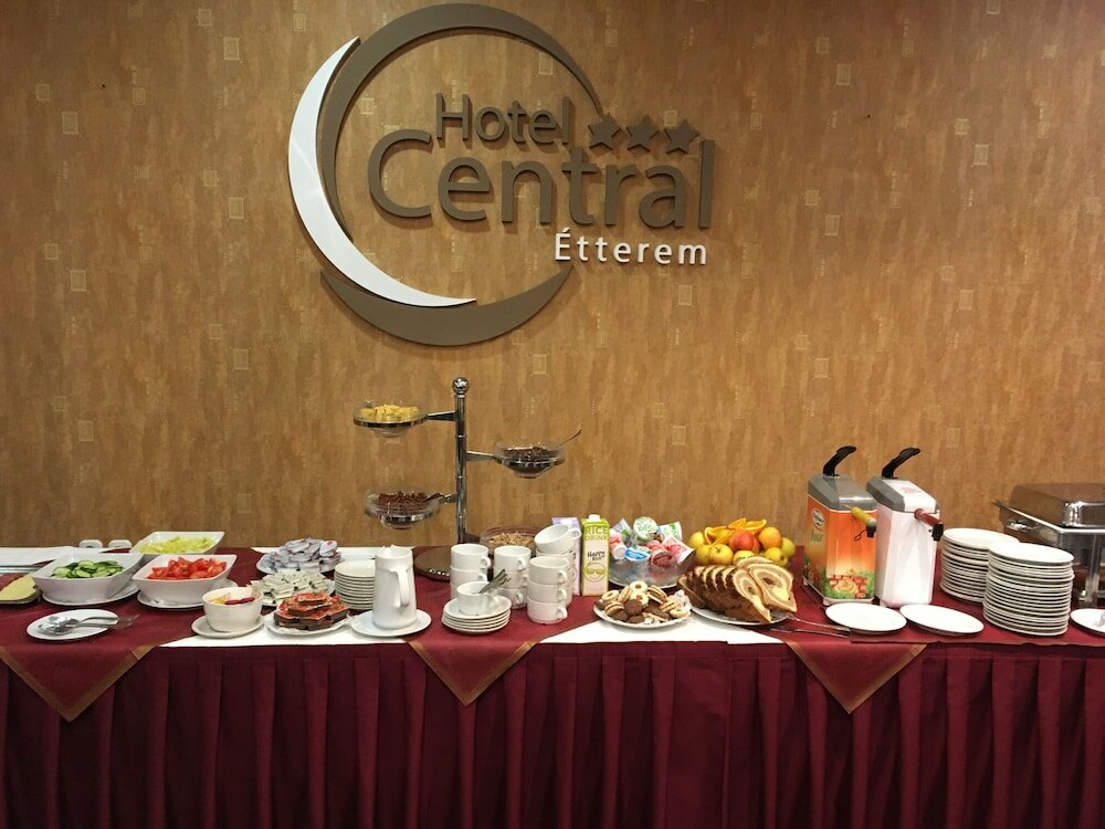 Фото Hotel Centrál