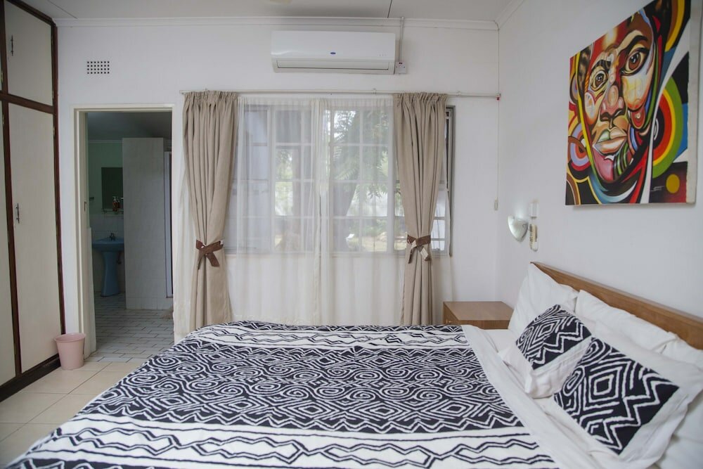 Фото Adlib Executive Lodge