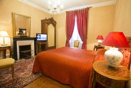 Гостиница Hôtel La Villa Fleurie в Боне