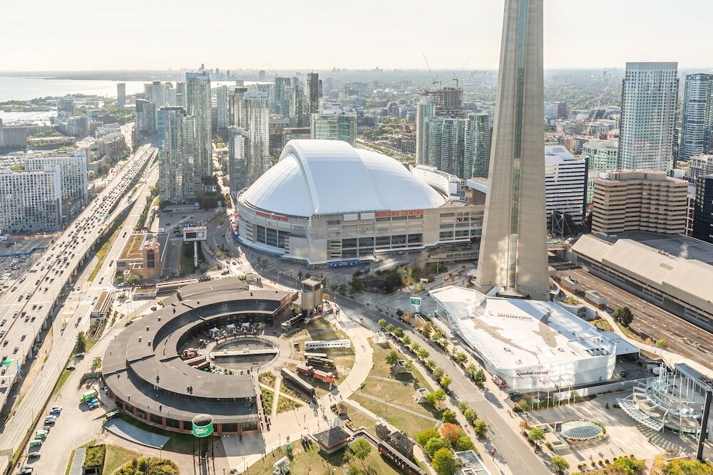 Фото Simply Comfort Gorgeous Apartments in the Heart of Toronto