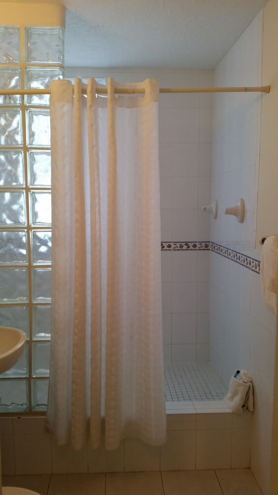 Фото Hollywood Beach Resort- One Bedroom Ocean View