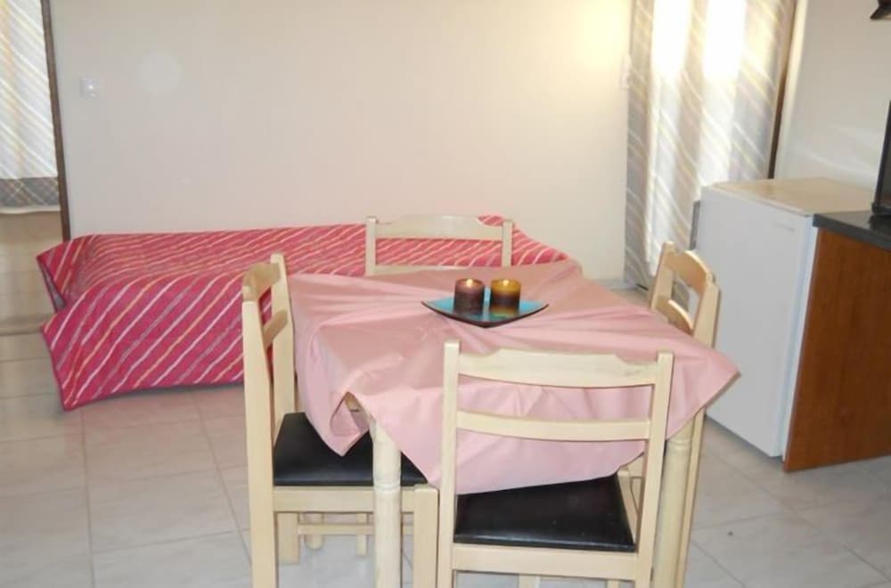 Фото Niriedes Dionyssos Village