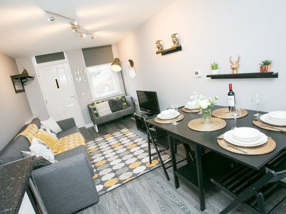 Фото Malone Place Apartment