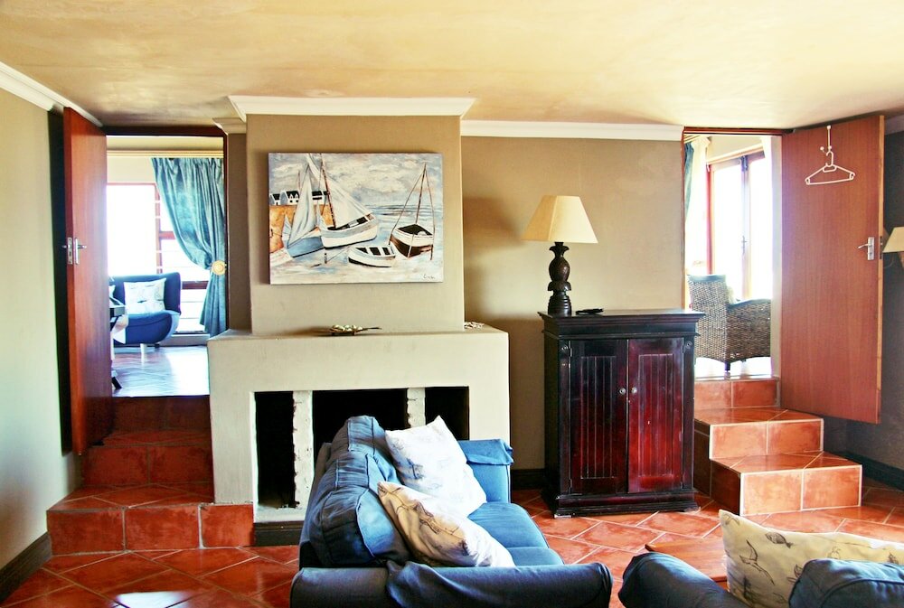 Фото Walkerbay Accommodation