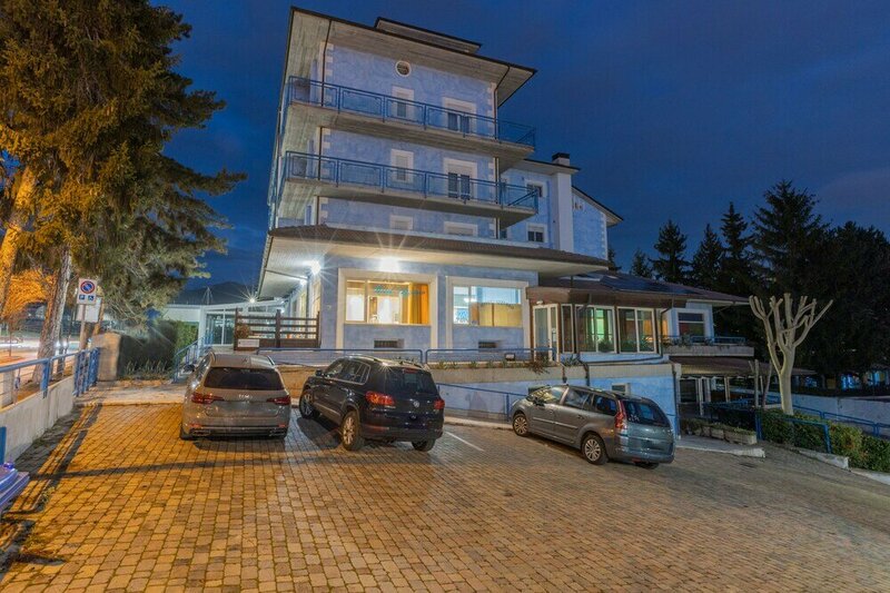 Гостиница Hotel Azzurro в Л’Акуиле