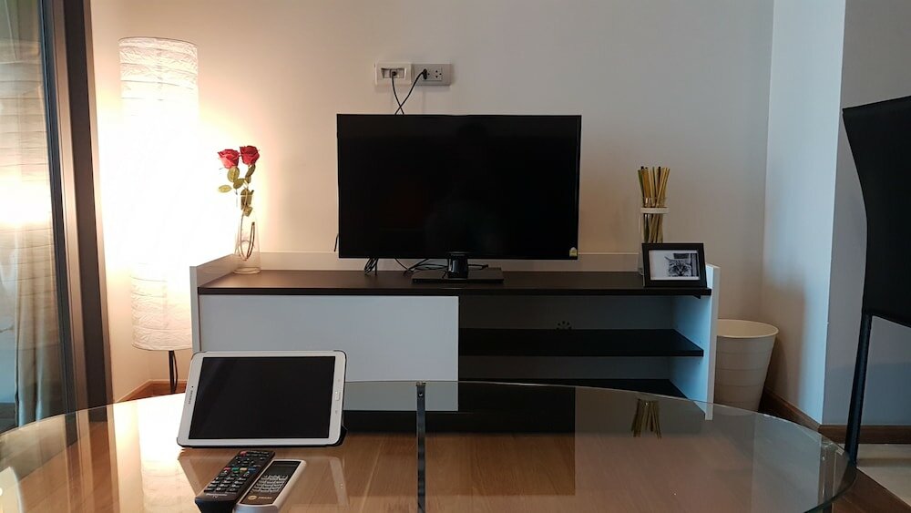 Фото Cozy One Bedroom Condo in Nana Asoke