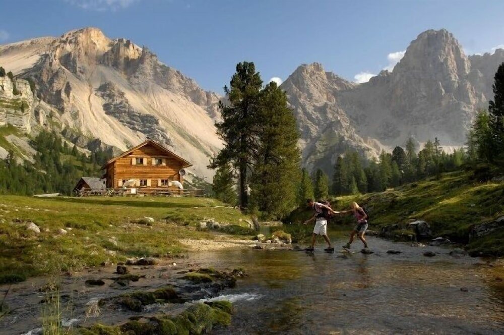 Фото Hotel Alpenrose