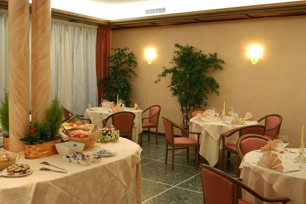 Фото Albergo Ristorante Flora