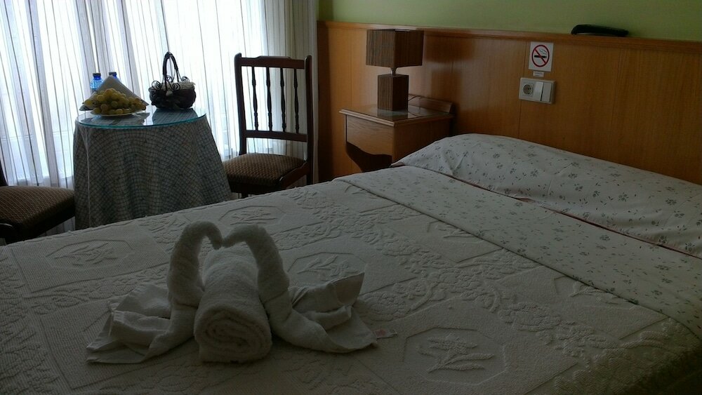 Фото Hostal Ponte Dos Santos