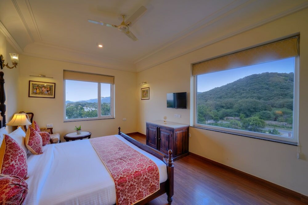 Фото WelcomHeritage Mount Valley Resort, Ranthambore