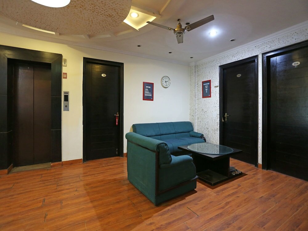 Фото Oyo 6895 Hotel Cybercity Rooms & Suites