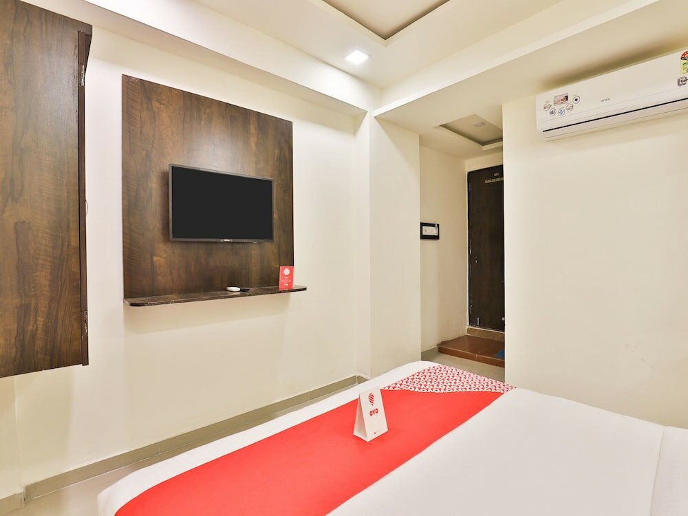 Фото Oyo 11072 Hotel Kajri Residency