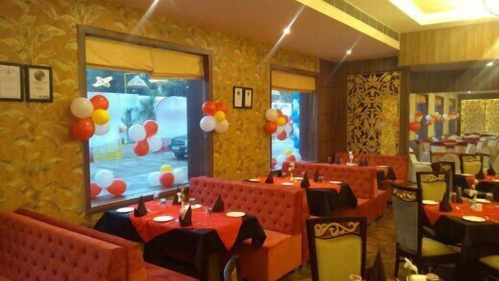 Фото Hotel Rajkamal