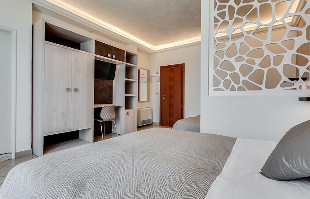 Фото Hotel Dolce Vita Cesenatico