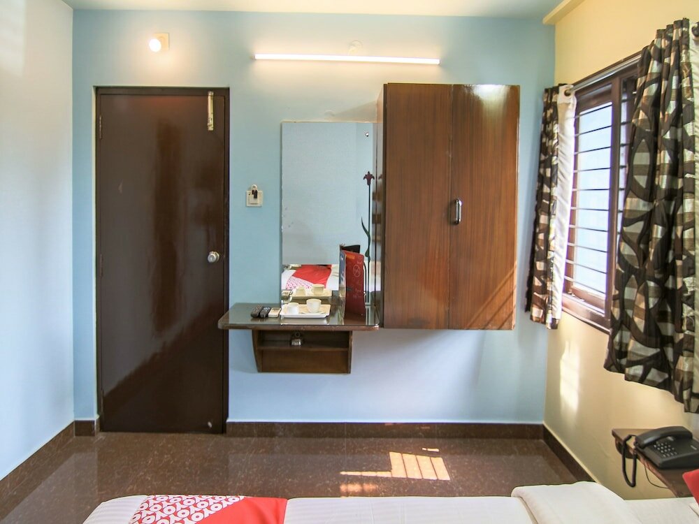 Фото Oyo 10711 Hotel Nsnr Residency