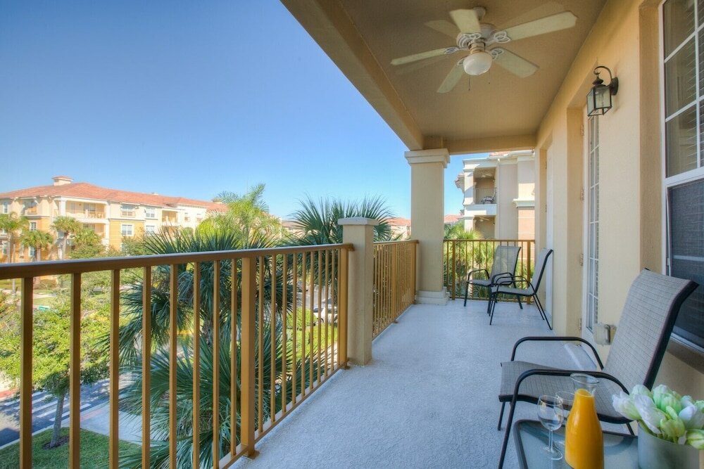 Фото Lovely Third-floor Vista Cay Resort Condo!