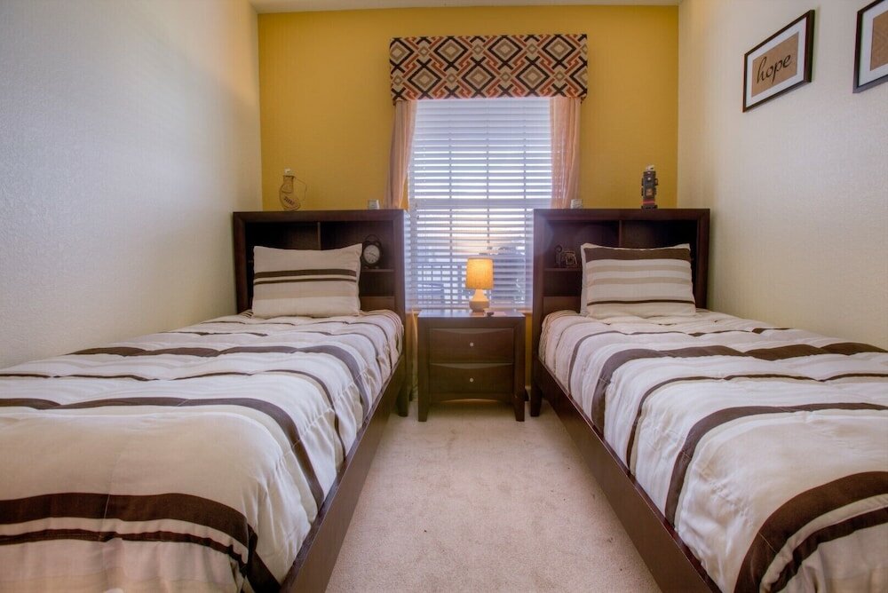 Фото Spacious Vista Cay Condo, Close to Conv. Center