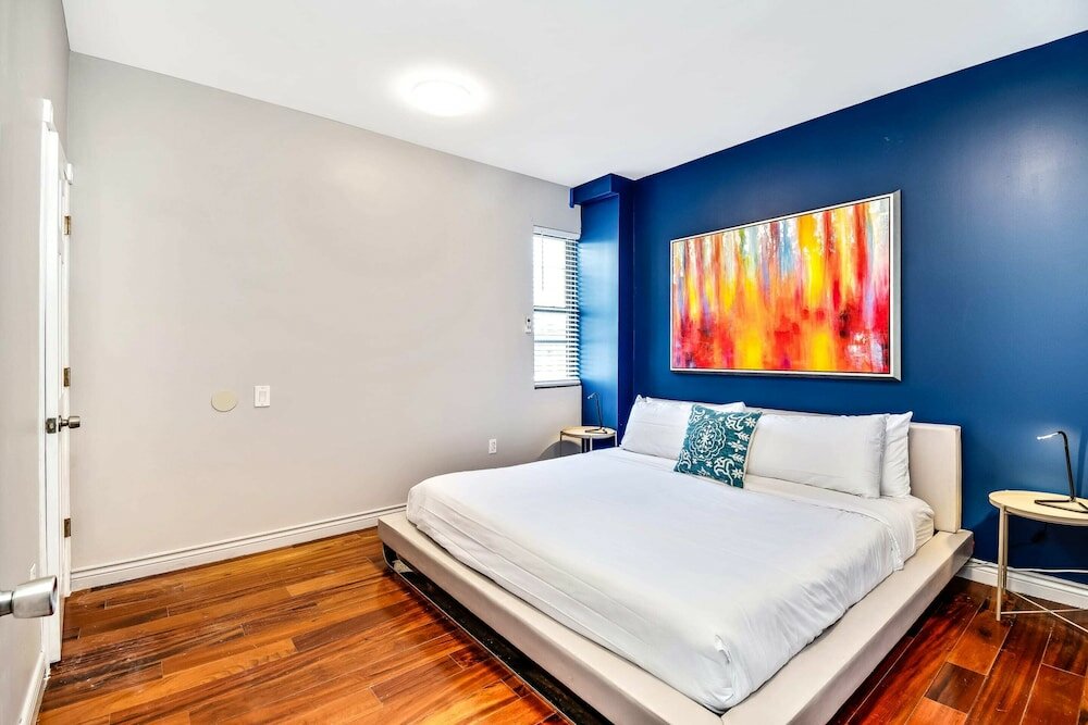 Фото The Penthouse in the Heart of the City With Patio/rooftop