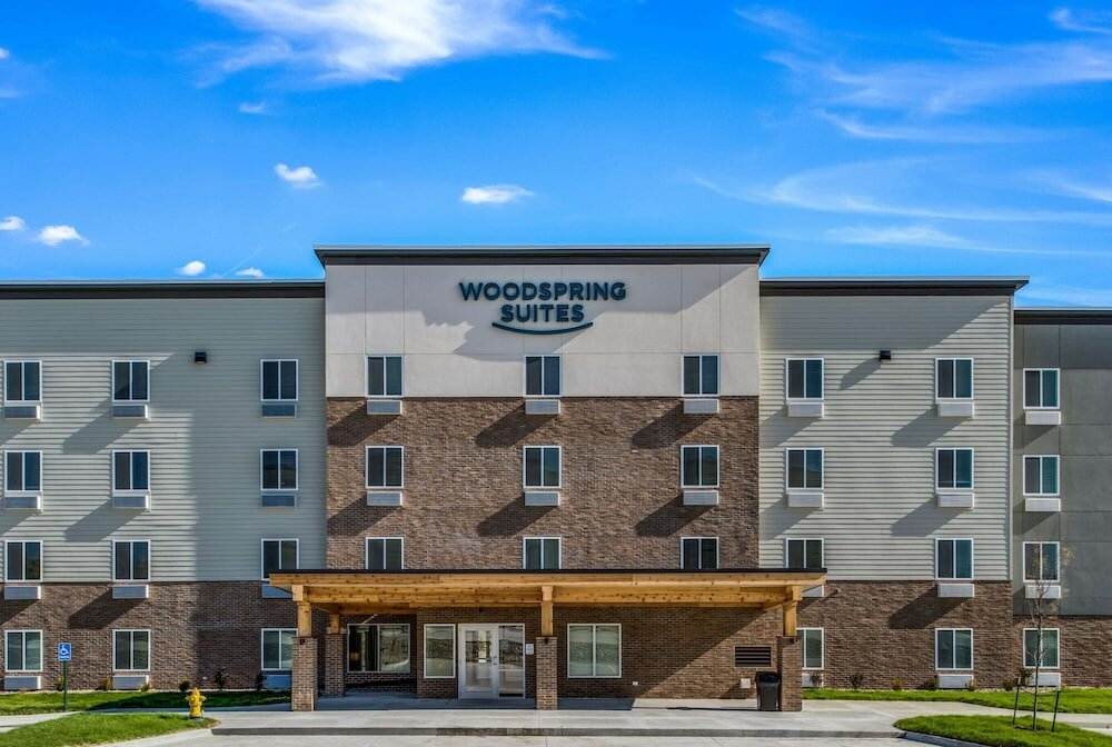 Фото Woodspring Suites West Des Moines