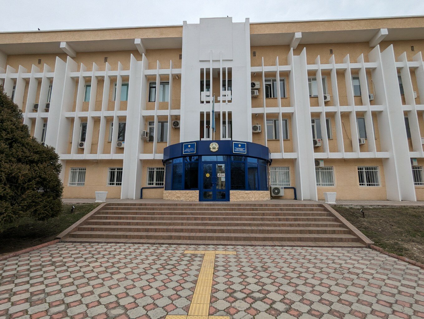 Орысша досымен жас əйелін силау