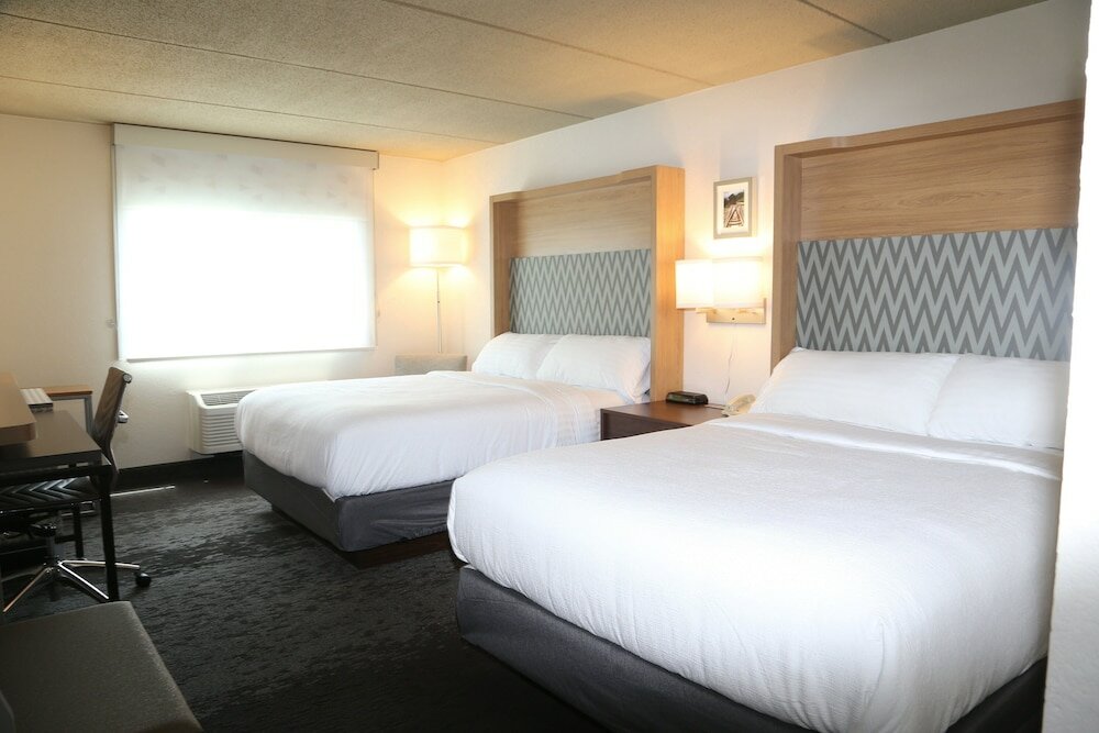 Фото Holiday Inn Salem - I-93 at Exit 2, an Ihg Hotel