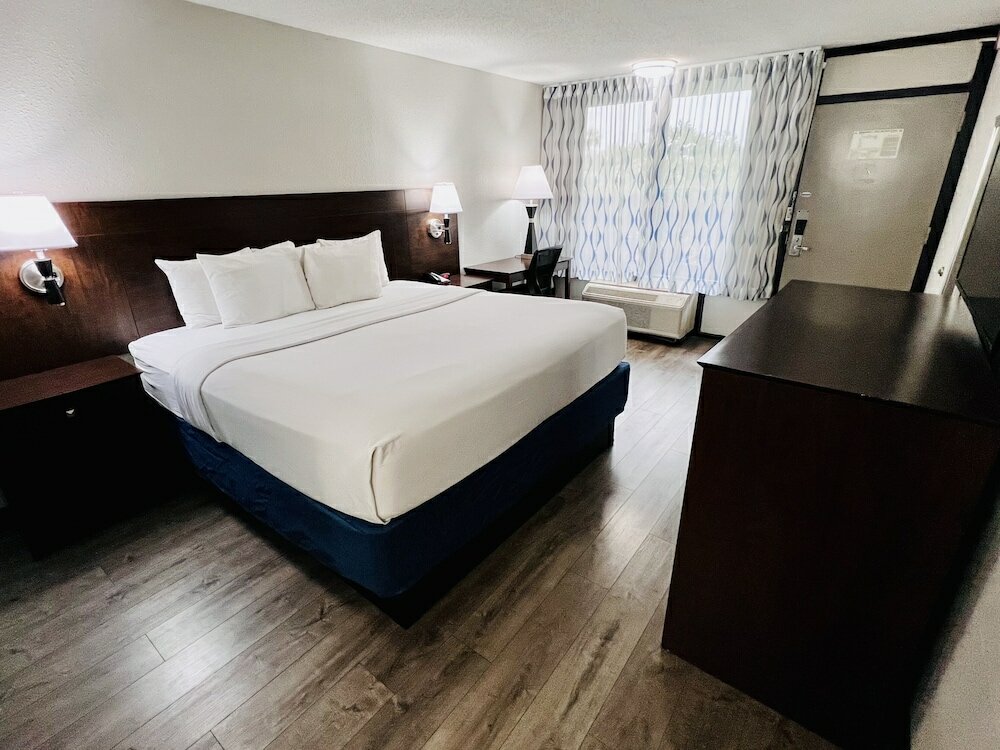 Фото Days Inn by Wyndham Orlando Conv. Center/International Dr