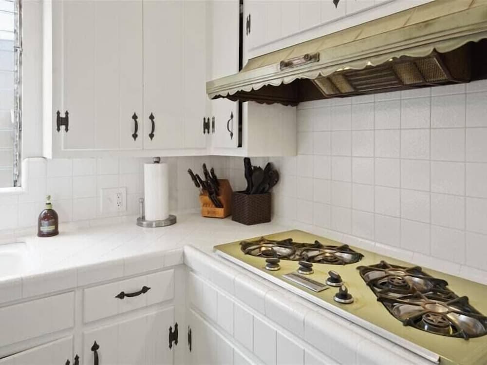 Фото Relax & Getaway - Chic Belmont Shore Duplex