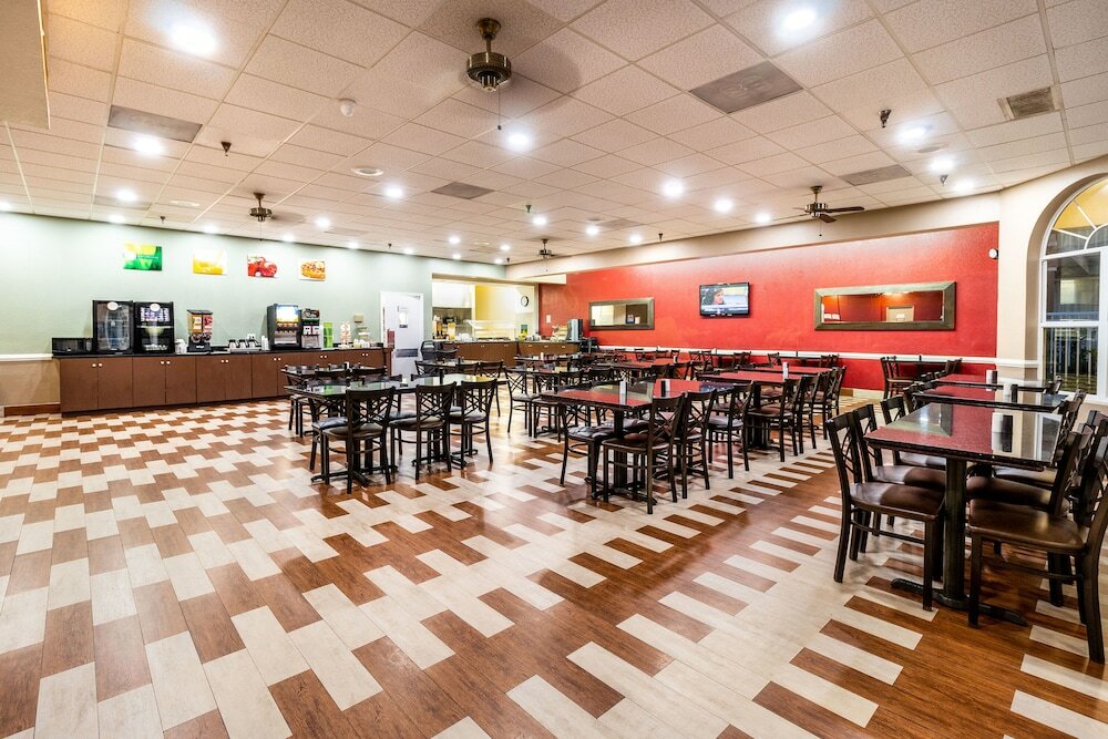 Фото Quality Suites Orlando - Convention Center Area